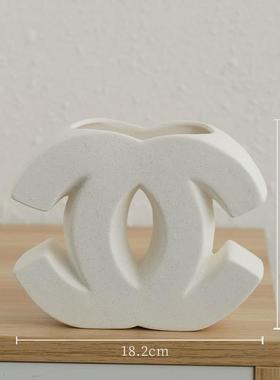 轻奢家居异型ins风高级感插花瓶奶油风北欧陶瓷花瓶玄关饰品摆件