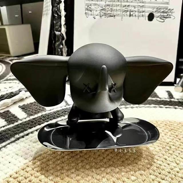 Dumbo Elephant Entrance Ornament Pallet Introductory Trendy Toy Key Storage Creative Decorative Ornament Modern Light Luxury Soft Decoration New