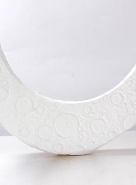 热销月亮宇宙卧室客厅系列桌面摆件艺术创意半月牙雕塑样板间星空