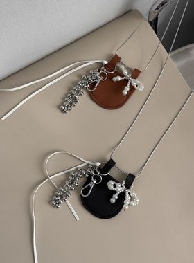 小众设计感皮质小包珍珠蝴蝶结项链长款毛衣链个性挂配饰女