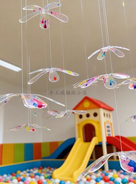 花朵片环创吊饰幼儿园装扮绘画板
