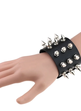 直销欧美朋克非主流夸张手镯锥形尖铆钉三排皮质手链手镯手环