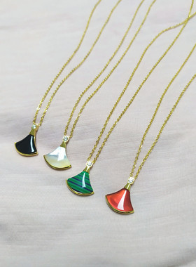 金色白吊坠镶钻不掉色小红裙项链