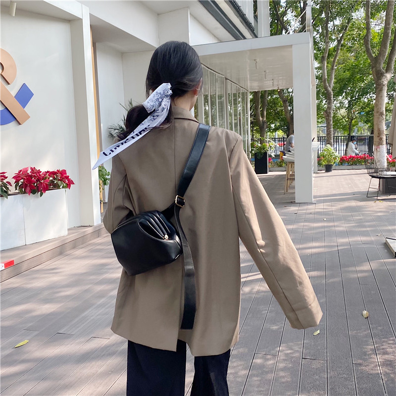 2021新款韩国小众设计云朵褶皱包腰包女潮ins夏斜挎馒头包夹子包_虎窝淘