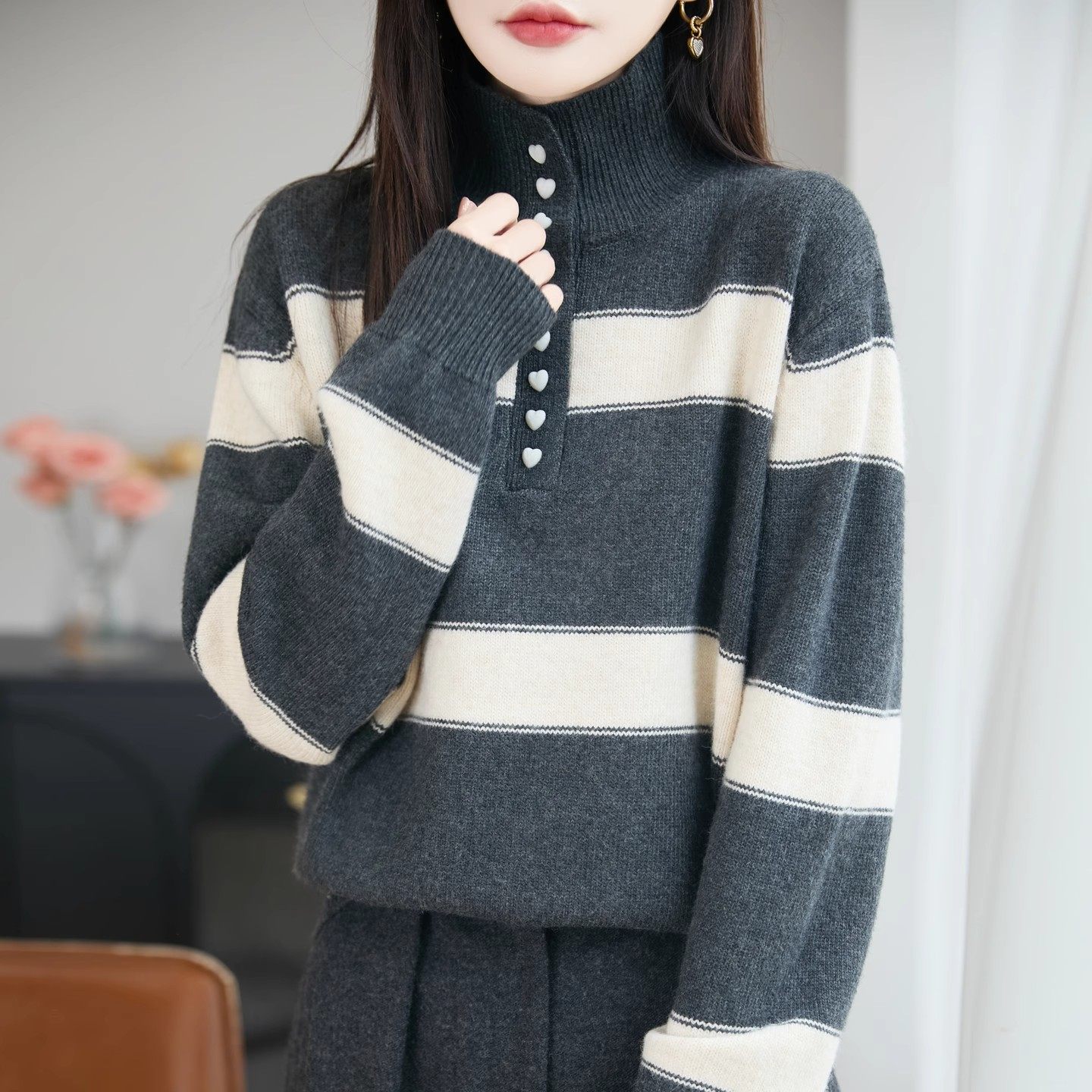 复古条纹撞色半高领毛衣女2025秋冬纽扣半开领加厚保暖打底针织衫,淘宝优惠券,粉丝福利购,淘宝优惠卷