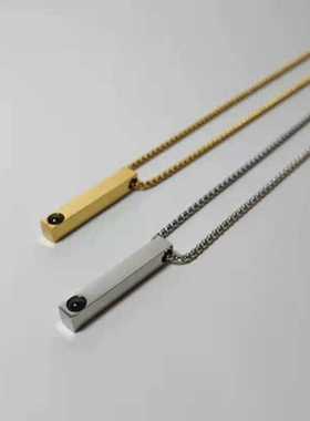 欧美流行饰品百搭个性投影款吊坠  不锈钢简约一百种语言柱体项链