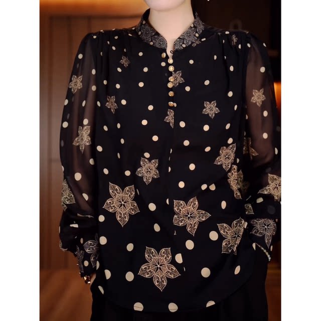 ເສື້ອພິມ polka dot ຄົນອັບເດດ: ຂອງແມ່ຍິງ