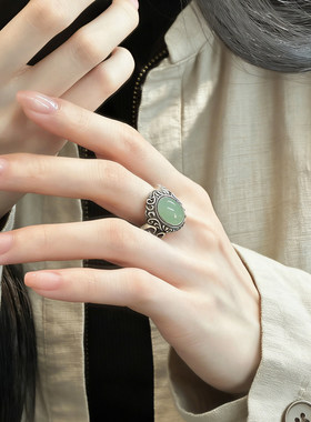 925银中国风雕花唐草纹青玉戒指