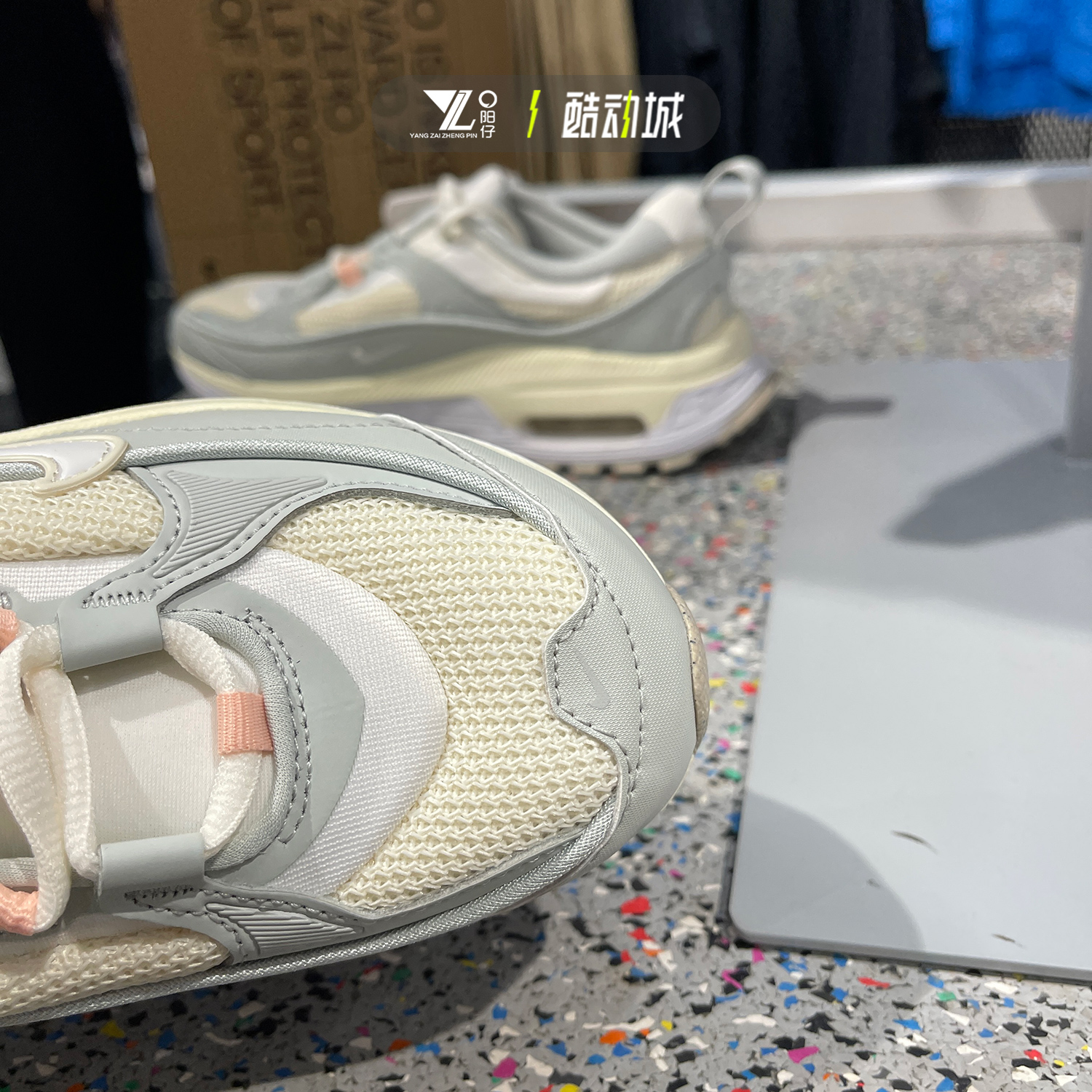 正品NIKE耐克 AIR女子低帮运动休闲舒适透气轻便老爹鞋FB7170-111 - 图1