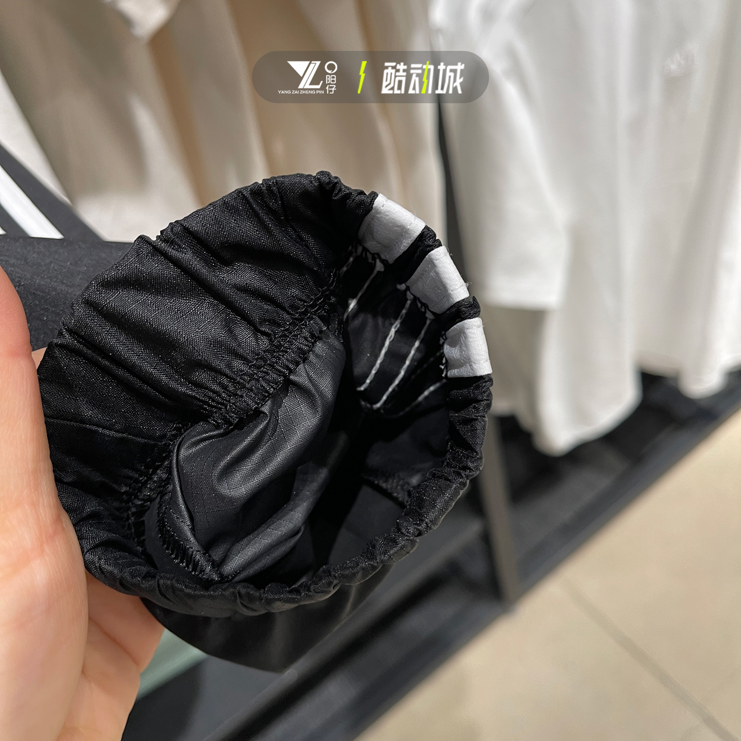 正品ADIDAS阿迪达斯男子外套运动服休闲宽松防风连帽夹克IB0384 - 图2