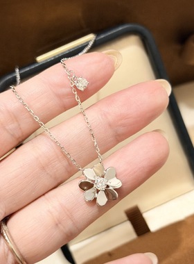 鑫葆康珠宝S925银四叶草女带钻花瓣幸运草项链轻奢百搭锁骨链流行