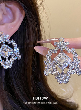 新款串珠镶钻水滴吊坠耳夹项链法式复古宫廷风颈链轻奢高级感项饰