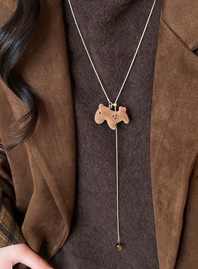 韩国东大门植绒小马吊坠项链时尚百搭本命年毛衣链小众高级感项饰