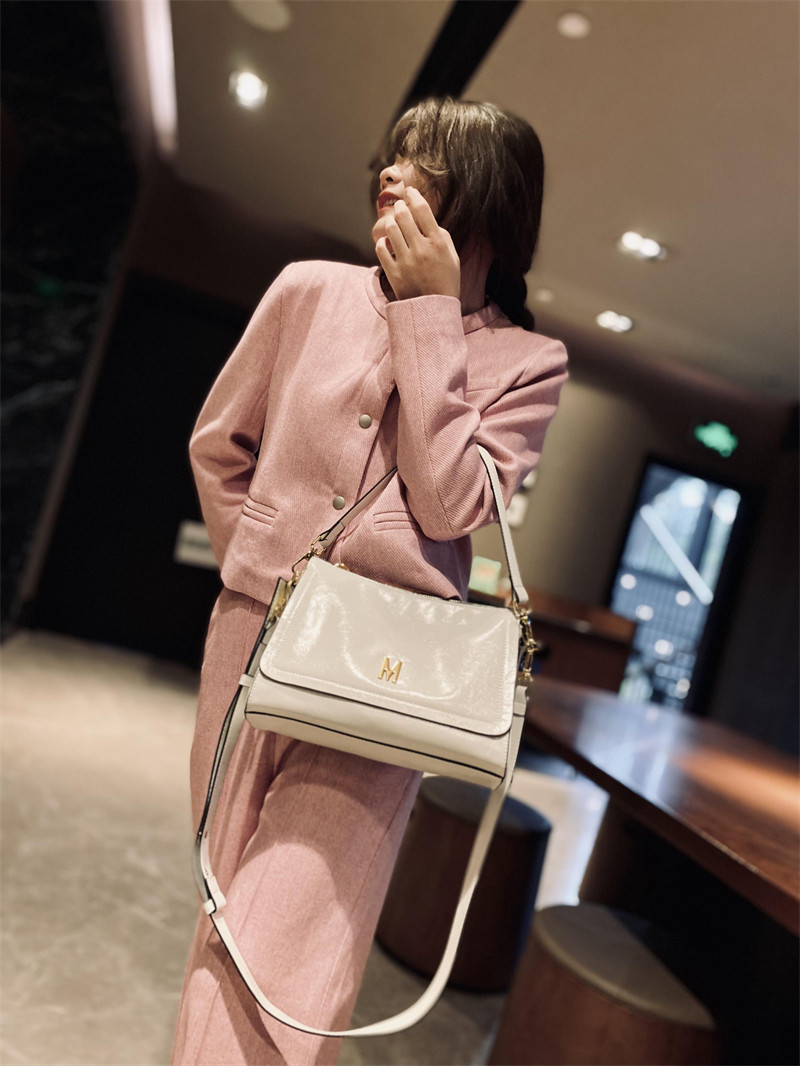 欧美时尚休闲真皮小方包女潮2025新款网红牛皮单肩斜挎包高级女包,淘宝优惠券,粉丝福利购,淘宝优惠卷