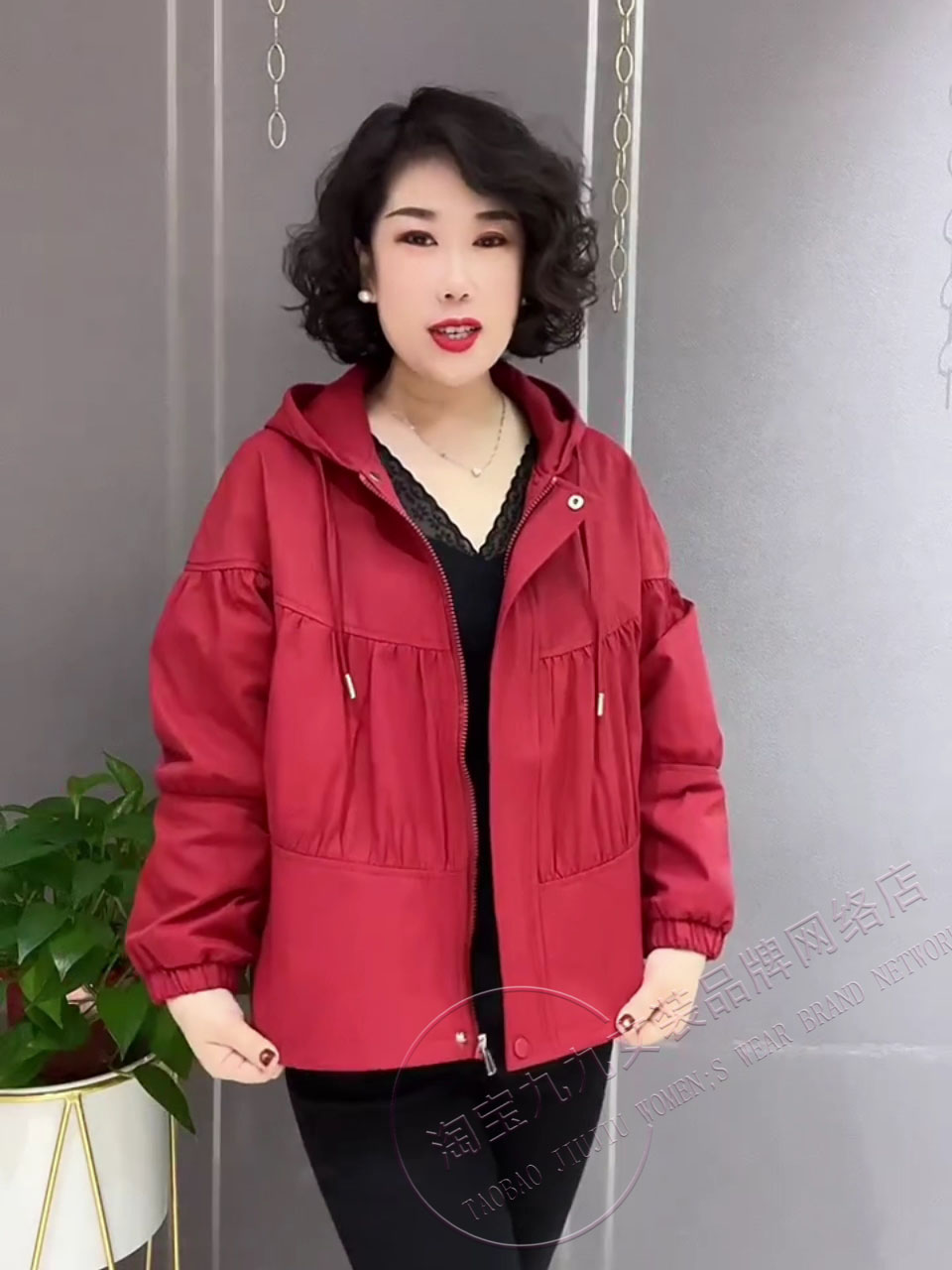 中年妈妈短款风衣女士春秋款长袖连帽褶皱双兜拉链开衫休闲外套