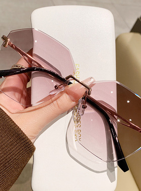 无框自带妆容变色高级感墨镜