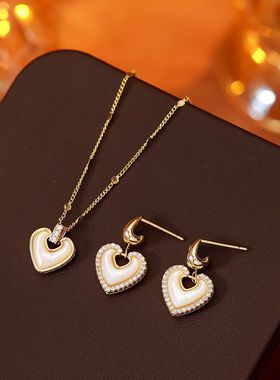 秋冬红白双面两戴爱心吊坠项链女轻奢高级感耳钉桃心百搭饰品套装