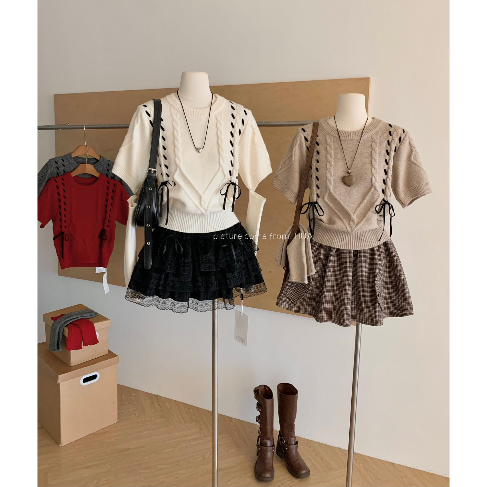 冬季圣诞氛围感穿搭巨好看上衣慵懒松弛感圆领红色袖套针织毛衣女,淘宝优惠券,粉丝福利购,淘宝优惠卷