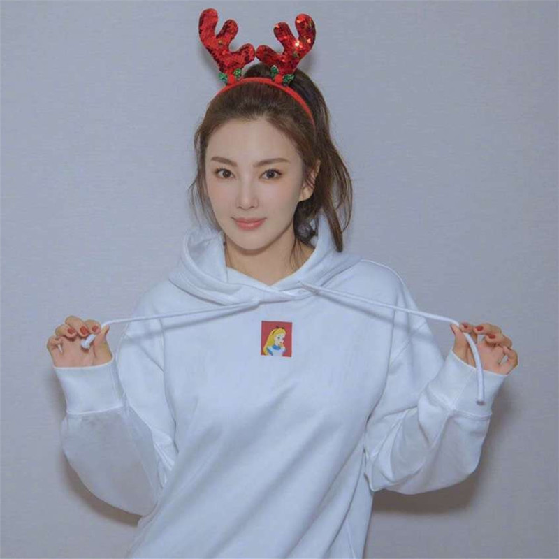 现货摩亦订制2019秋款连帽卡通卫衣 摩亦女装 私人订制卫衣/绒衫