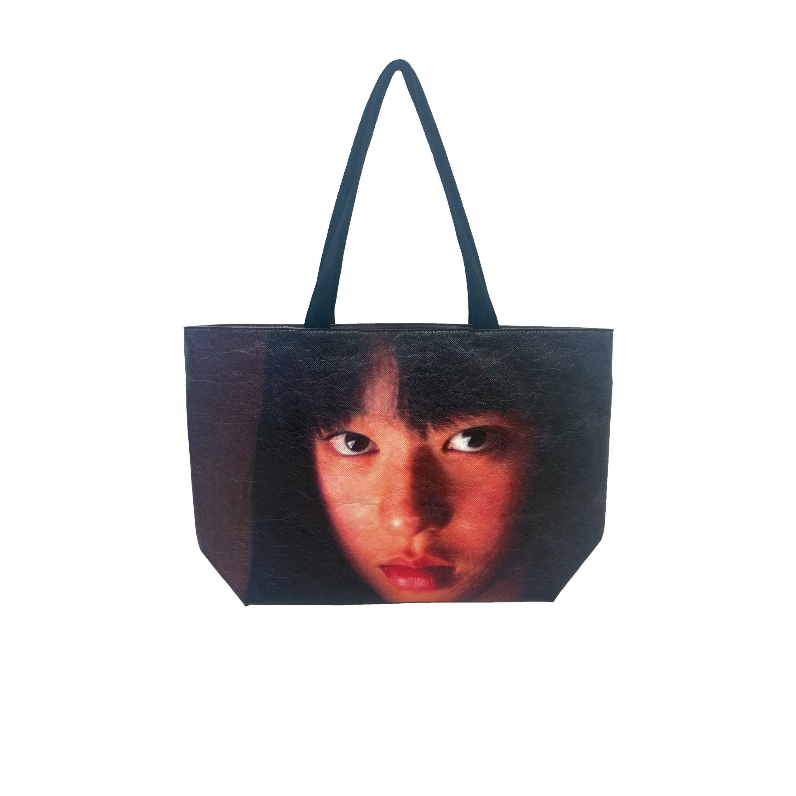 CyberLove（CL*）网恋高手“栗山千明”人像印花杜邦纸单肩托特包,淘宝优惠券,粉丝福利购,淘宝优惠卷