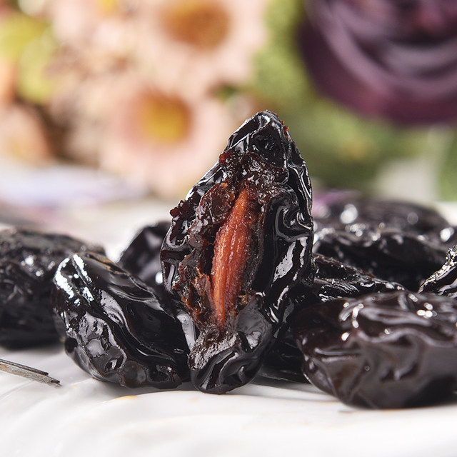 Dried prunes, candied fruits, dried fruits, preserved plums, snacks, air-dried prunes, California large prunes, individually packaged