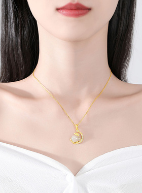 悦尔心玉兔项链轻奢月亮小兔子锁骨链2022年本命年和田玉吊坠