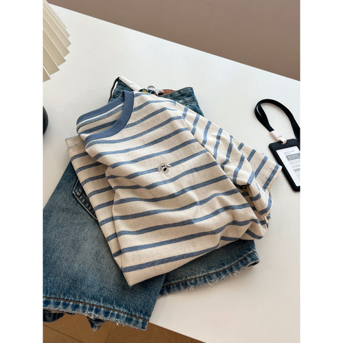 韩版复古条纹小狗刺绣圆领短袖t恤女宽松小众内搭上衣2025新款夏 - 图1