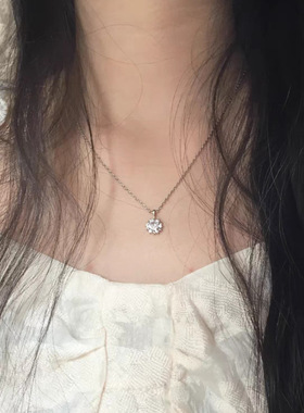 S925纯银雪花项链女百搭小众轻奢高级设计感精致一克拉莫桑石吊坠