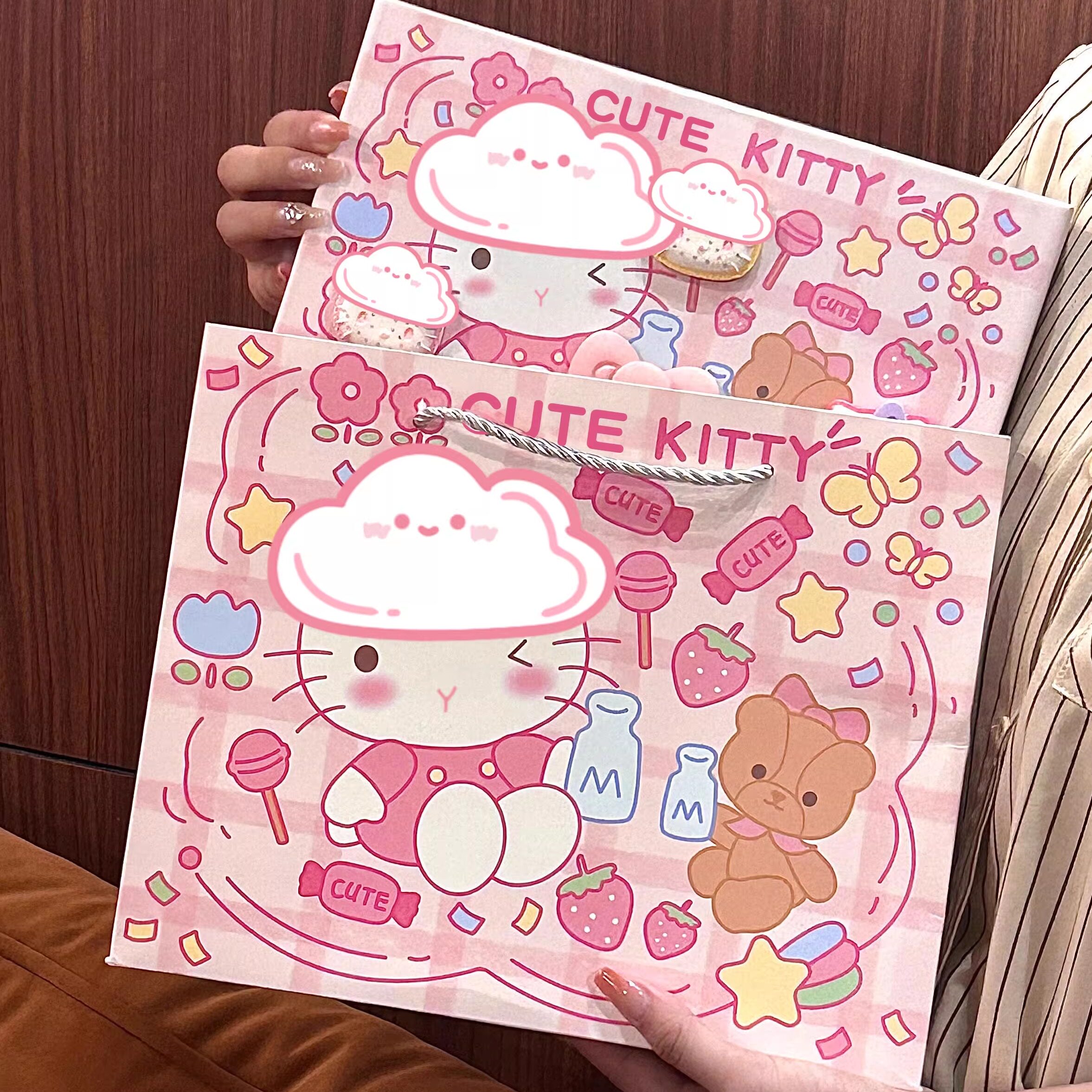 NOOWERE凯蒂猫复古蓝牙音箱户外k歌小音响麦克风生日圣诞节礼物