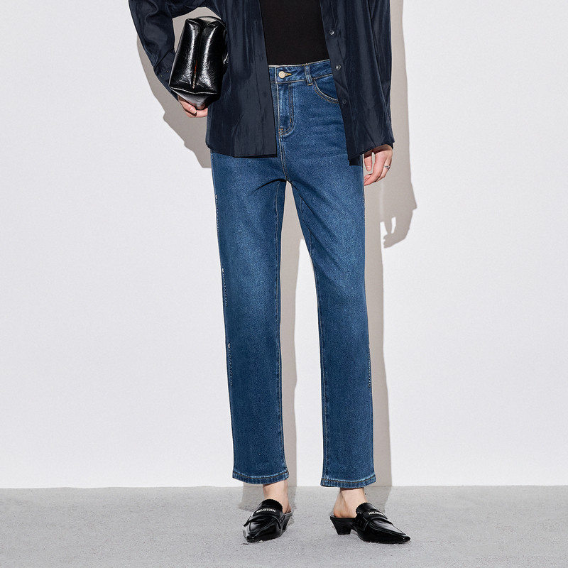 XG雪歌复古水洗设计蓝色牛仔裤时尚秋季新款字母印花通勤直筒裤女,淘宝优惠券,粉丝福利购,淘宝优惠卷