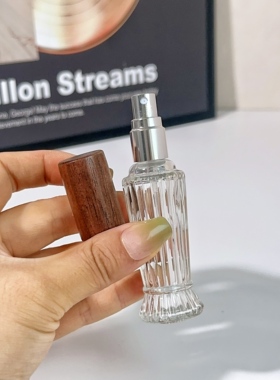10ml香水分装瓶玻璃喷雾瓶按压便携式喷瓶高端香水分装器木盖空瓶