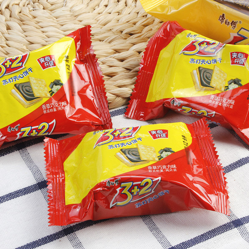 康师傅3 2苏打夹心饼干香草巧克力味 300克