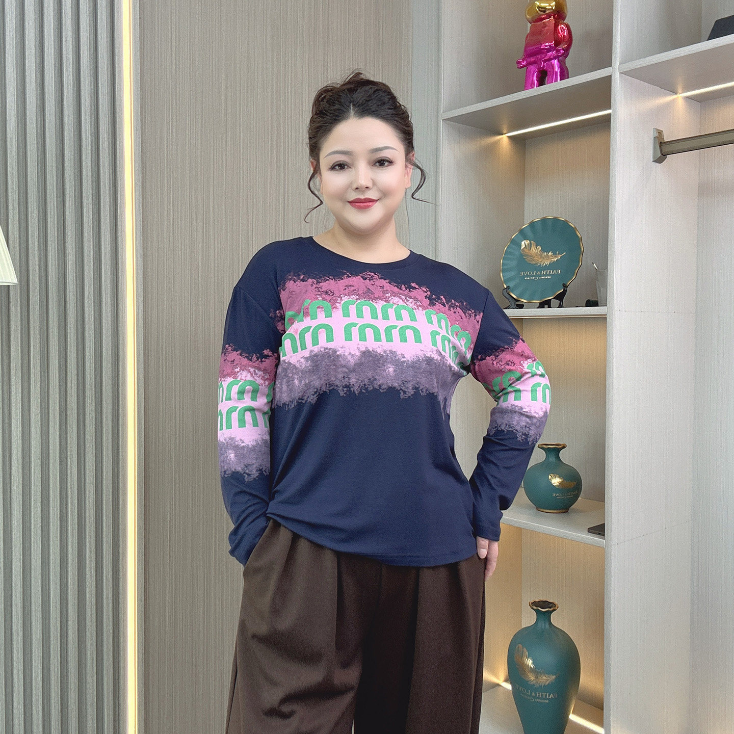 撞色扎染字母印花圆领长袖百搭T恤女秋季新款大码休闲显瘦打底衫 - 图1