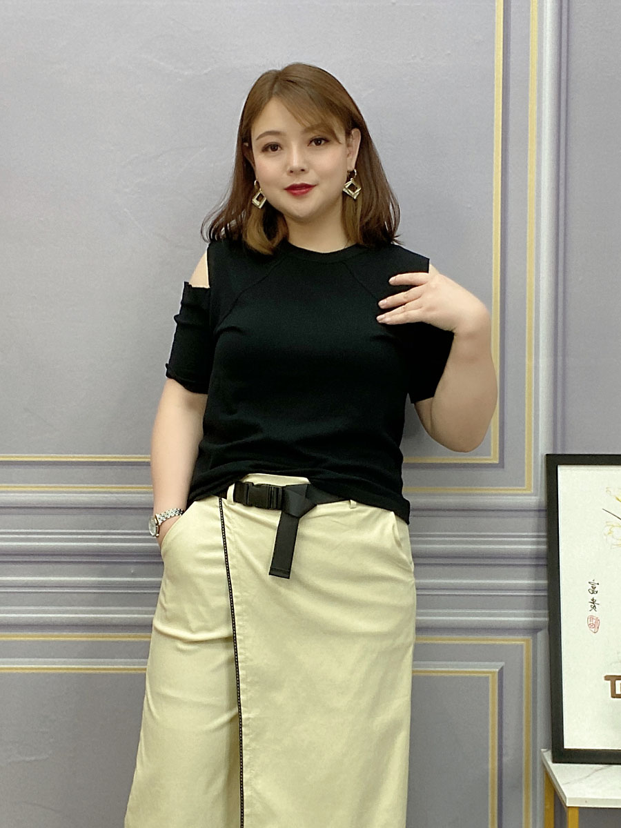 冰丝针织短袖T恤女夏2025新款大码女装胖mm显瘦百搭圆领露肩上衣