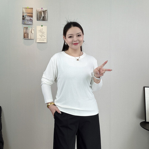 大码女装肌理柔软长袖圆领T恤女春秋宽松显瘦内搭休闲打底衫上衣 - 图0