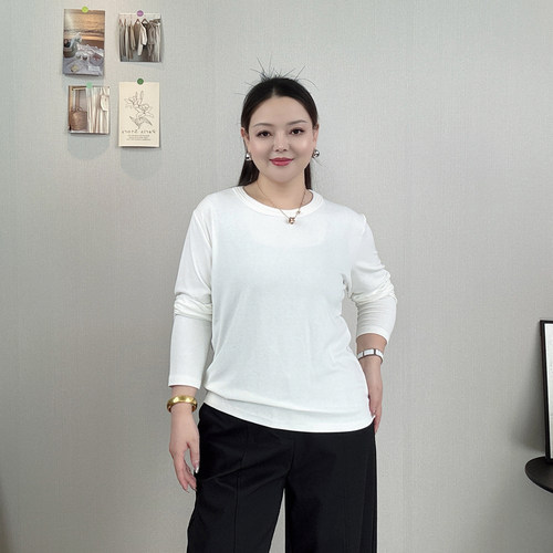 大码女装肌理柔软长袖圆领T恤女春秋宽松显瘦内搭休闲打底衫上衣 - 图2