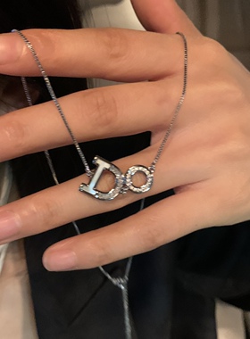 超精致字母项链通勤百搭