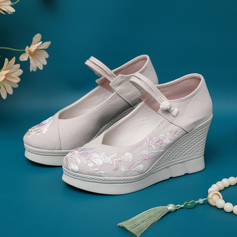 汉服鞋女增高古风鞋子舒适坡跟单鞋民族风复古绣花鞋高跟老北京布 - 图0