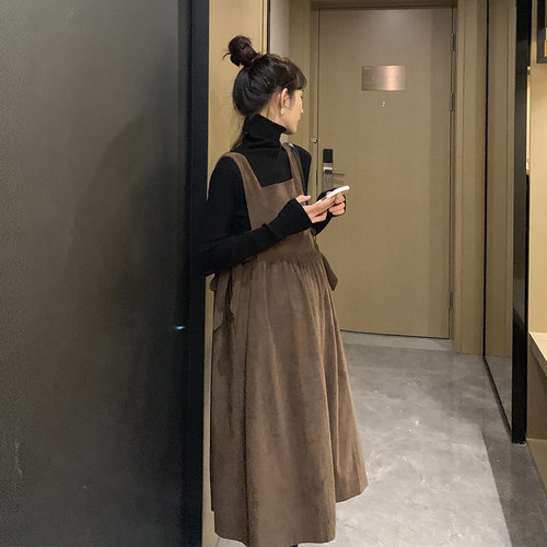 时髦洋气~孕妇冬装套装时尚背带裙新款连衣裙高领针织打底衫秋装 - 图0