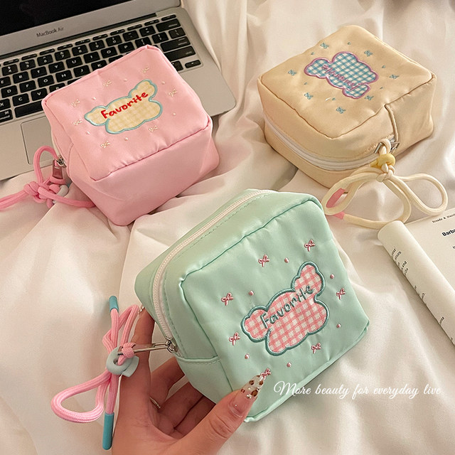 Pack sanitary napkin storage bag for students portable small menstruation and menstruation cotton aunt bag with height and appearance