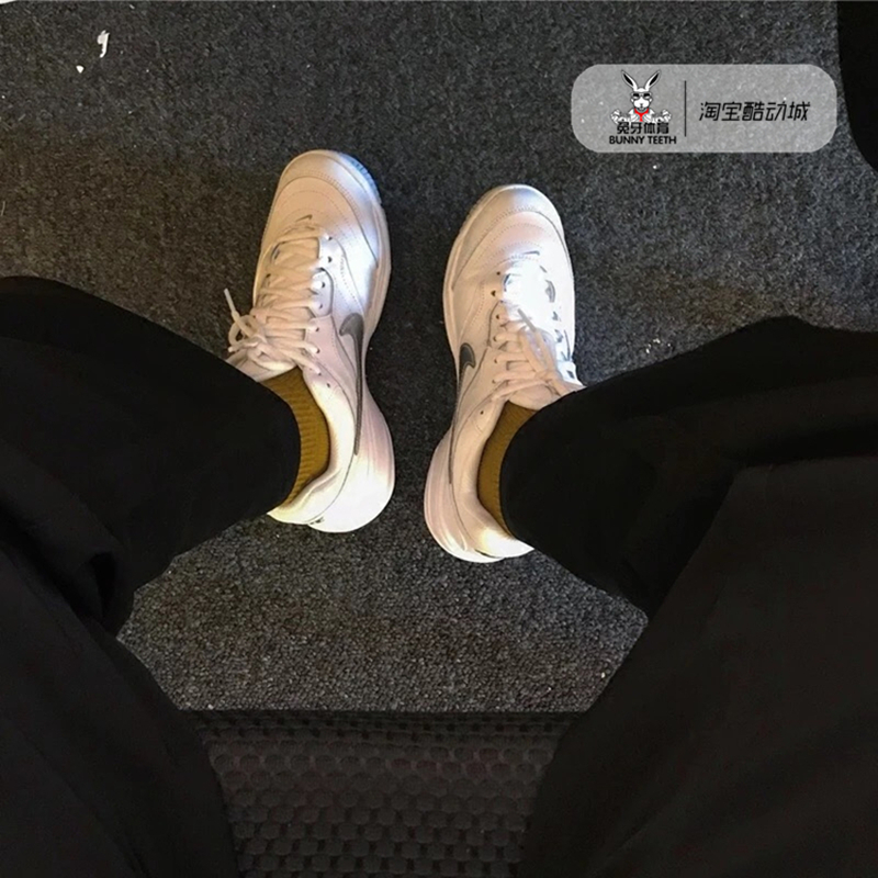 nike court lite on feet