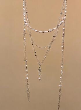 双层叠戴十字架珍珠项链女轻奢小众设计感长款百搭颈链毛衣链配饰