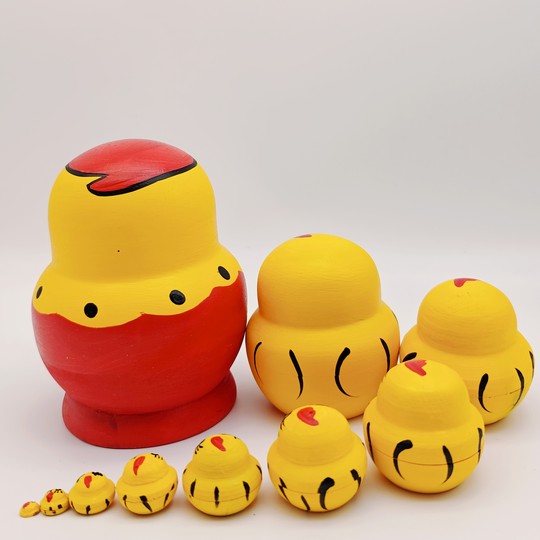 Русская матрешка: 10-слойный маленький желтый цыпленок, бесконечные игрушечные креативные украшения и подарки, которые можно взять на землю.