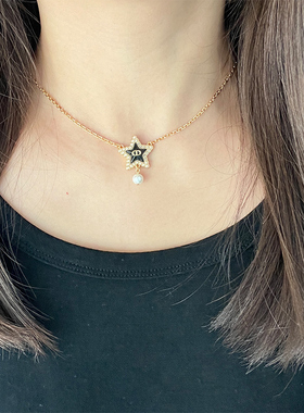 字母五角星珍珠吊坠项链女百搭轻奢高级感颈链D家2026新款锁骨链