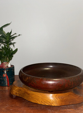 清中期紫铜笔洗，重2.07公斤，直径29.5厘米，高6.7厘米