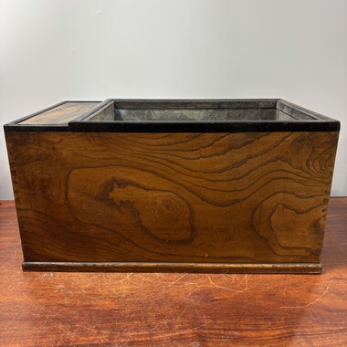 日本原木长方形铜胆老火钵，高29厘米，长56厘米，宽34厘米。