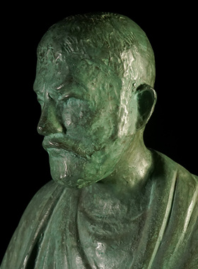 欧洲古罗马雕塑家作老铜雕塑，重26公斤，高70厘米，宽27厘米。