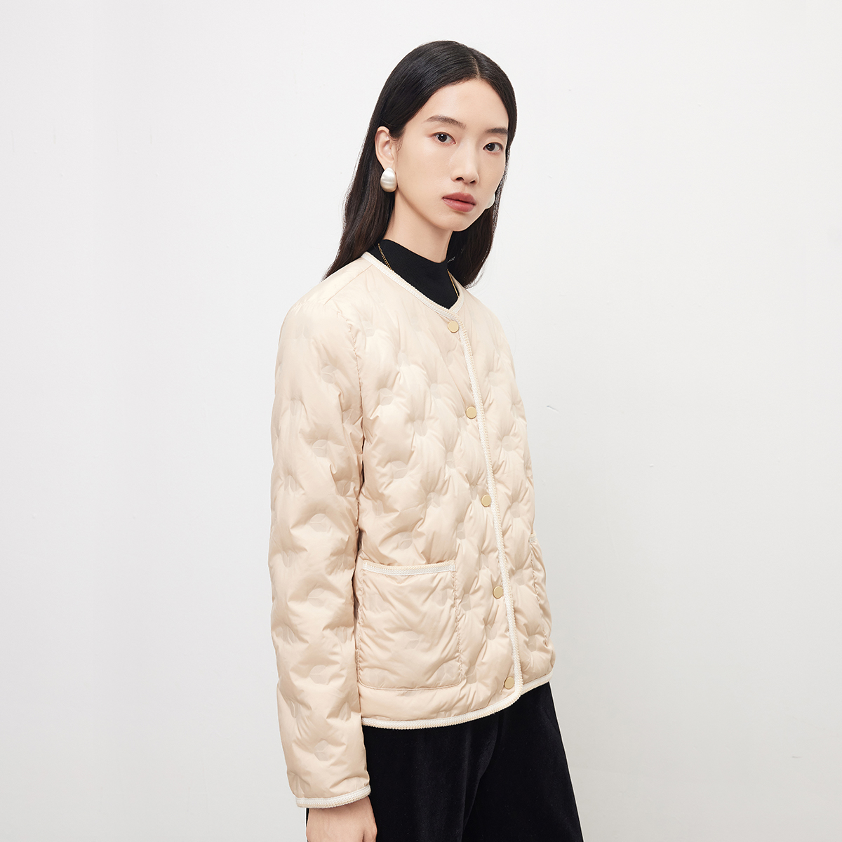 【90白鹅绒】商场同款naivee纳薇25年新款流光缎面保暖短羽绒服女