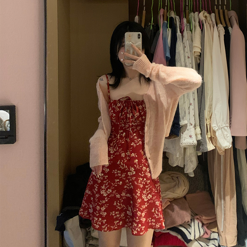 吸吸购物中心/小甜椒/女装春夏季2023新款裙子红色碎花吊带连衣裙