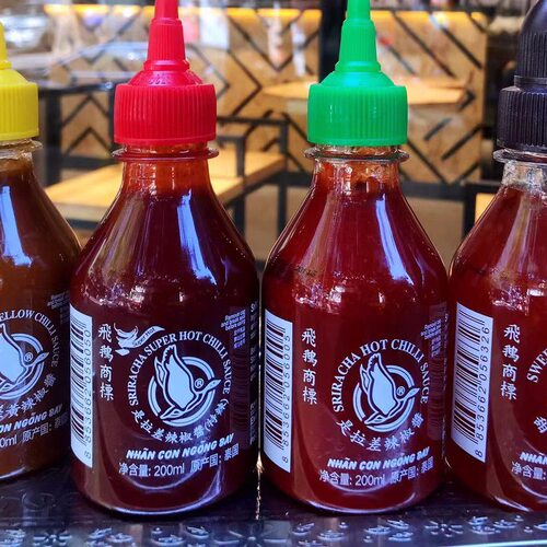 HOT CHILLI SAUCE辣椒酱 橄榄油辣椒酱泰国黄椒酱甜椒酱辣味酱 - 图1